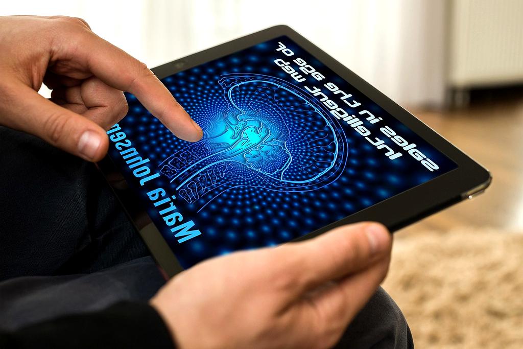 Digital brain processing icon